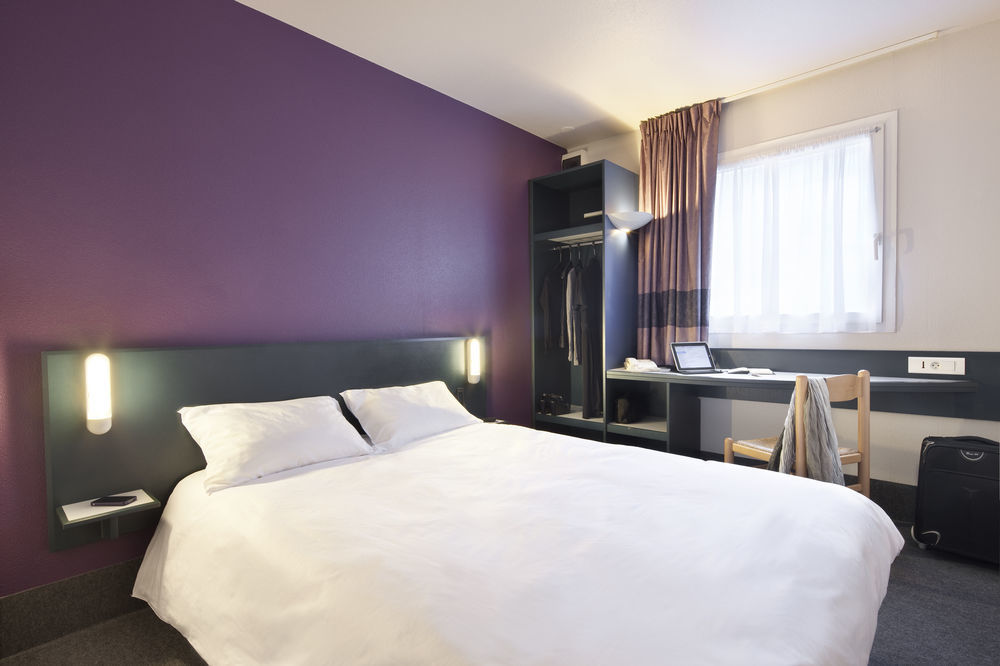 B&B Hotel อิแยร์ ภายนอก รูปภาพ