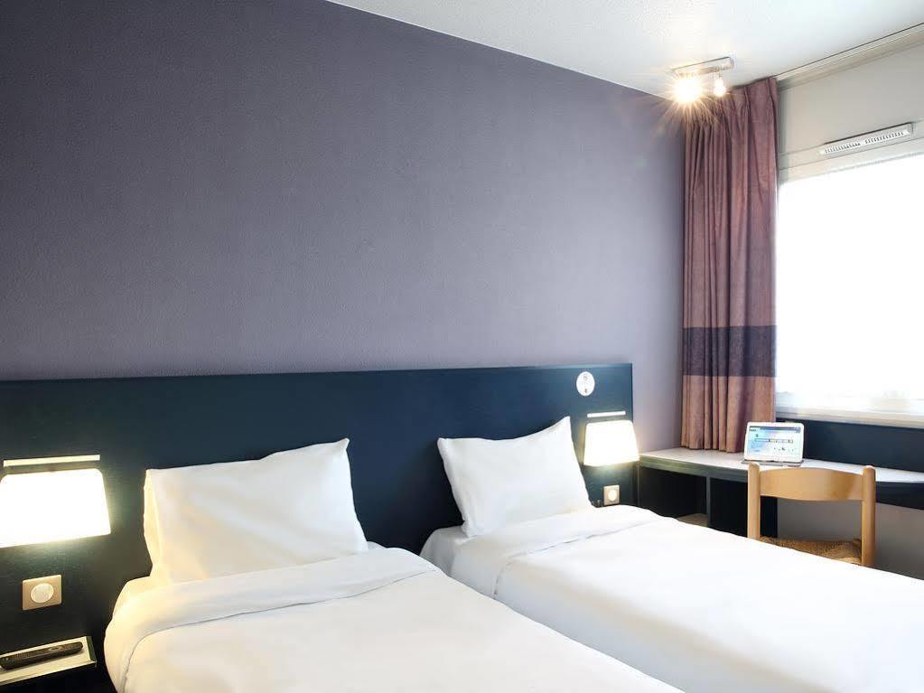 B&B Hotel อิแยร์ ภายนอก รูปภาพ