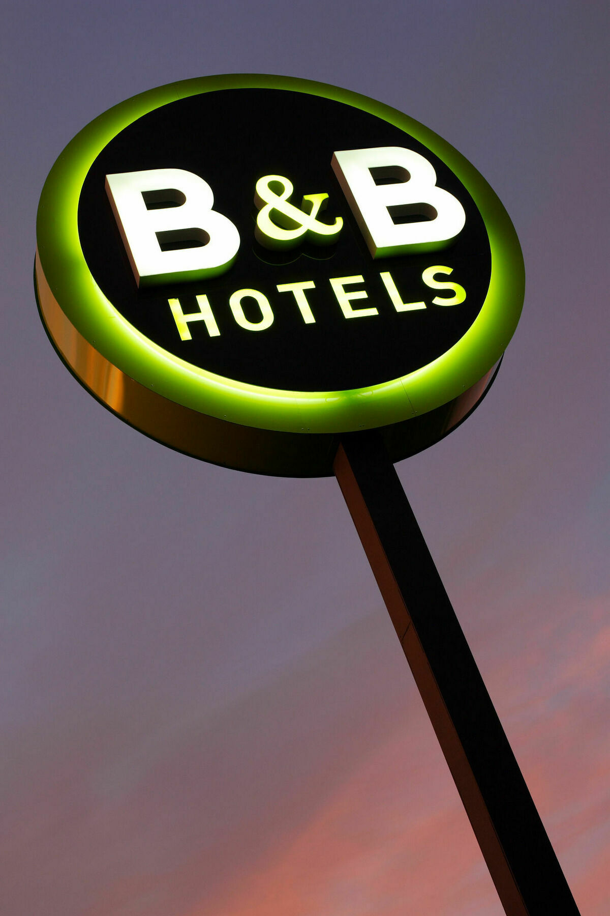 B&B Hotel อิแยร์ ภายนอก รูปภาพ
