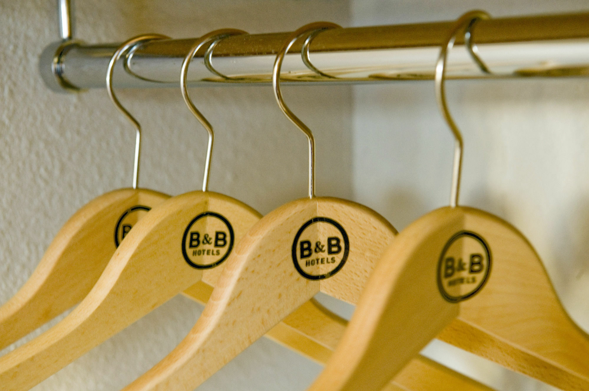 B&B Hotel อิแยร์ ภายนอก รูปภาพ